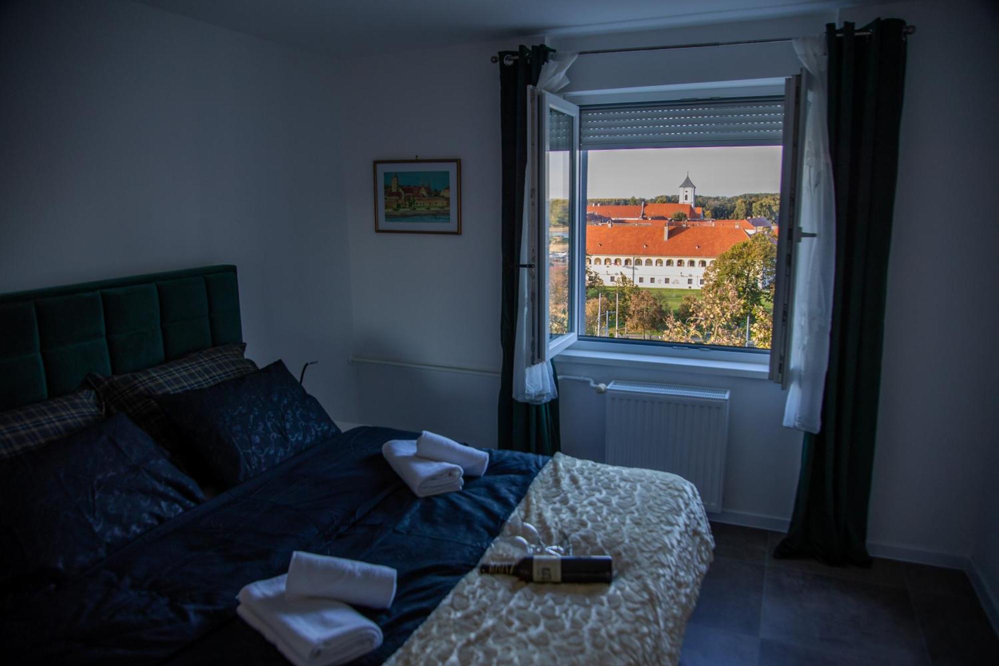 Wald Apartment *